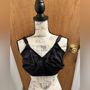 Bali Double Support Spa Closure Wireless Bra Size 38 DD